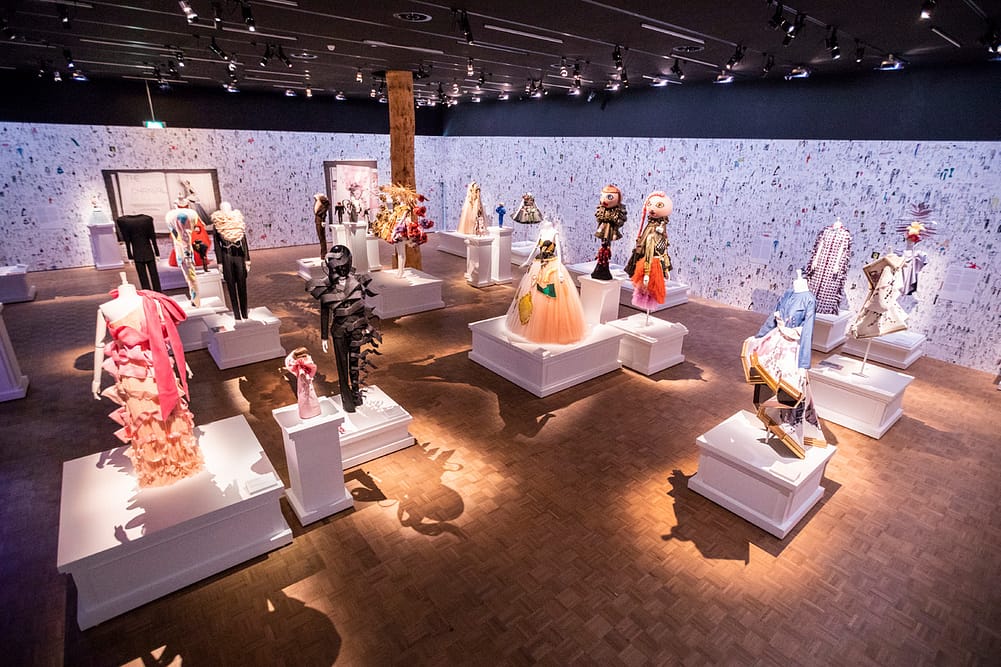 Viktor&Rolf: Fashion Artists 25 Years