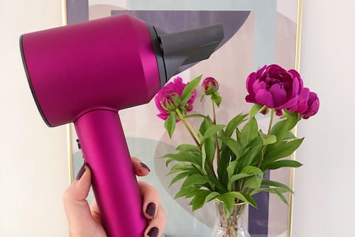 Dyson’s roze haardroger is het beste cadeau dat je ooit voor Moederdag kreeg