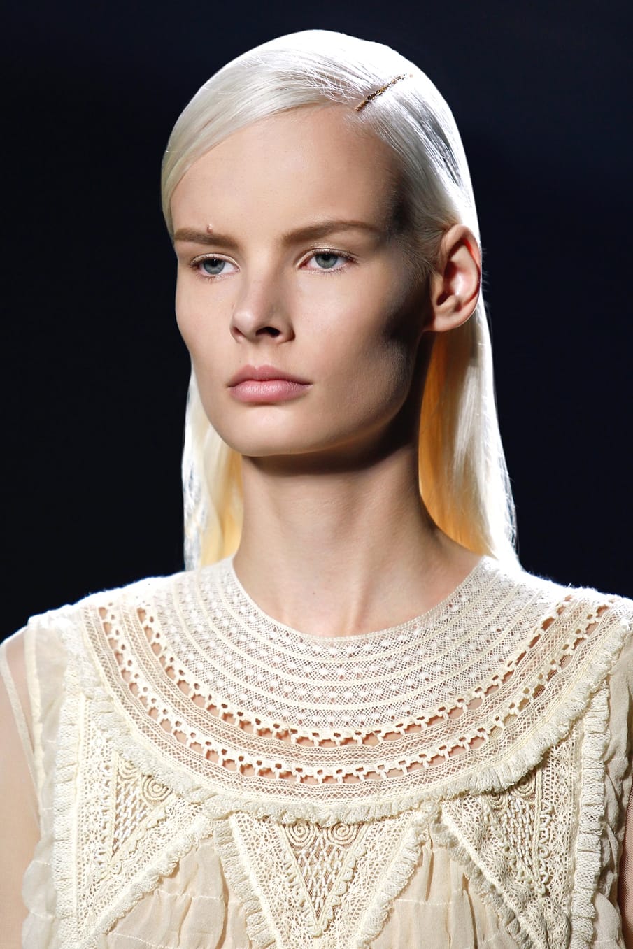 DRIES VAN NOTEN HAIR GOLD TESSTED (4)