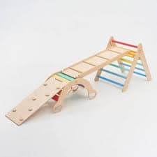 Pikler Dreieck Rutsche - Das perfekte Spielzeug für aktive Kinder Pikler Dreieck Rutsche - Das perfekte Spielzeug für aktive Kinder